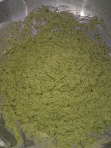 Bärlauch-Spätzleteig angerührt