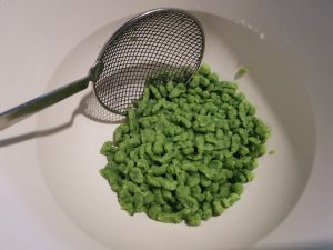 Bärlauch-Spätzle abgetropft