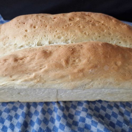 Kastenweißbrot gebacken